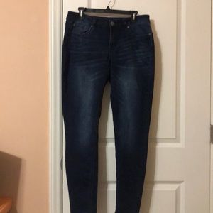 Super comfortable Blue Desire dark wash jeans. Sz8